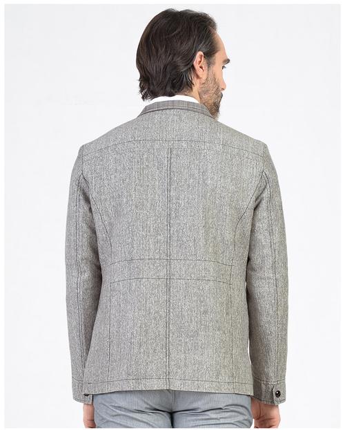 走进绅贵服饰工厂店 服装服饰批发的一站式解决方案