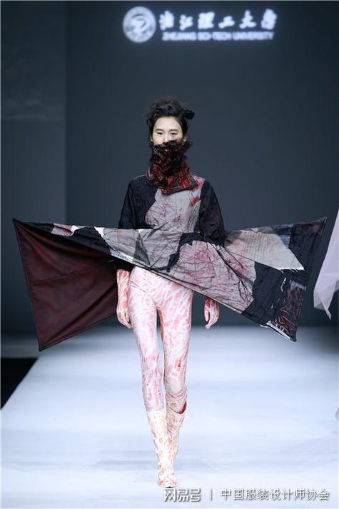 浙江理工大学服装学院2018届服装与服饰设计毕业作品发布会——暨服装服饰批发产业新探